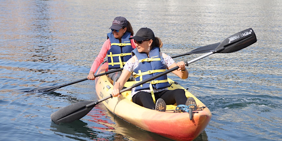 Un Día de Kayak 2023: Explore Boston's Waterfront by Water and Land